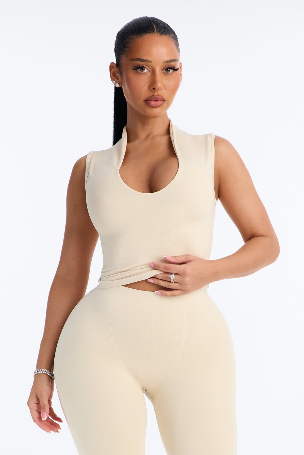 Seamless Smooth Double Lined Deep U Neck Sleeveless Top - Bone