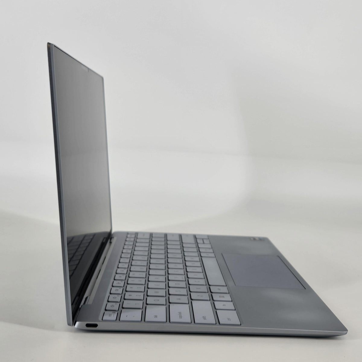XPS 13 9315 Blue 1.1 GHz Intel Core i7 12th Gen. 32GB RAM 1TB Solid State Drive