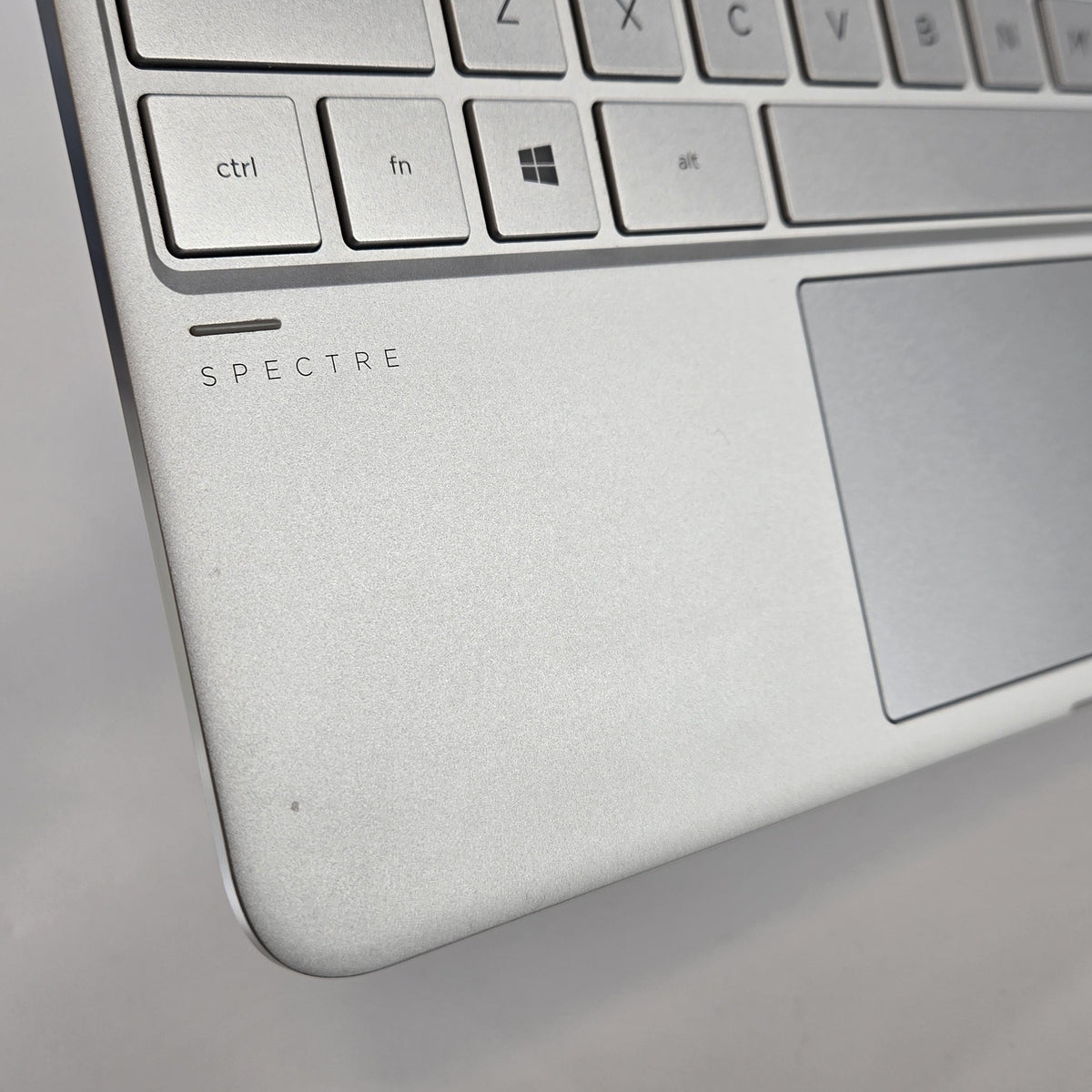 HP Spectre 13 x360 Silver 2.7 GHz Intel Core i7 7th Gen. 16GB RAM 512GB Solid State Drive