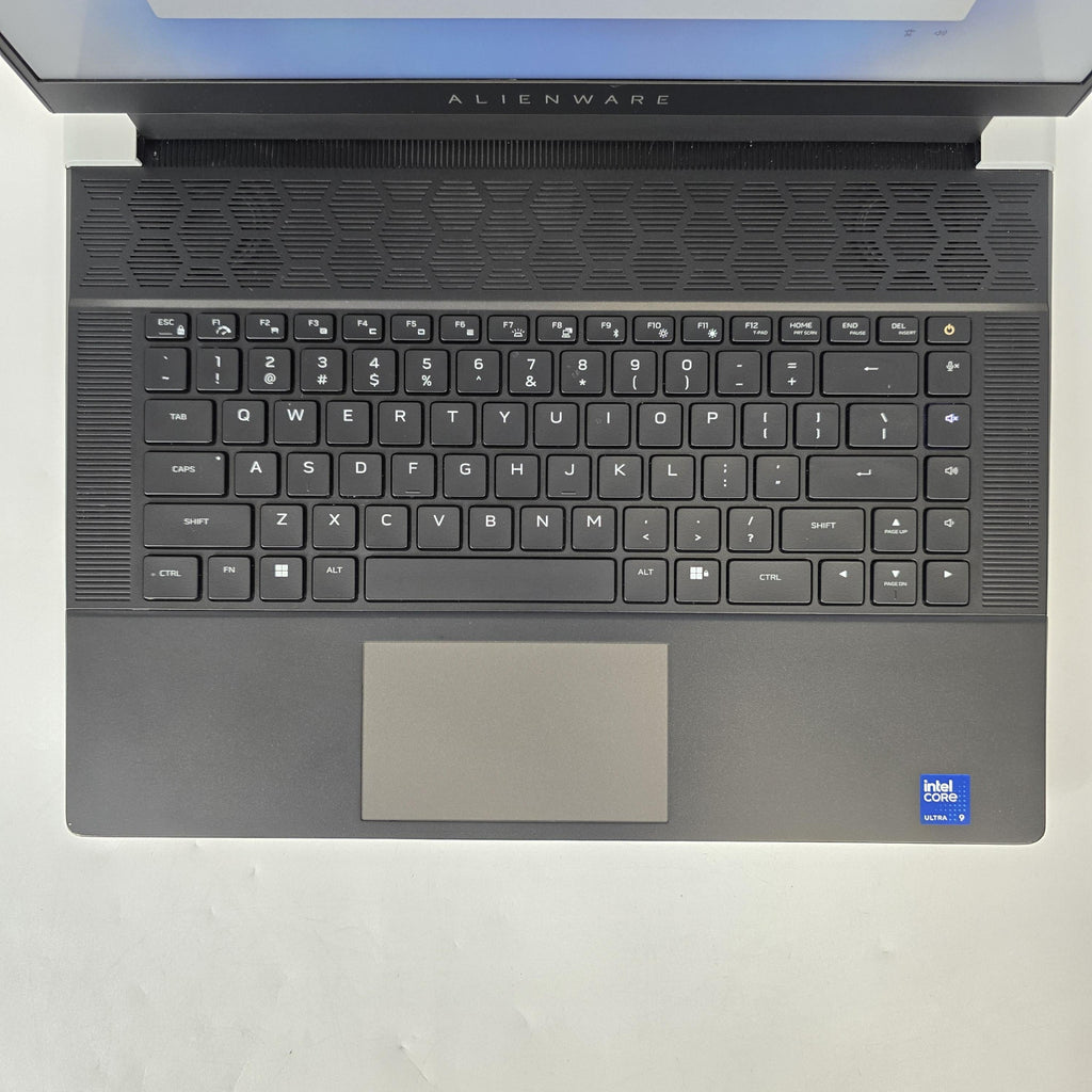 Dell Alienware X16 R2 Silver 2.3 GHz Intel Core Ultra 9 32GB RAM 1TB Solid State Drive NVIDIA GeForce RTX 4080 12 GB