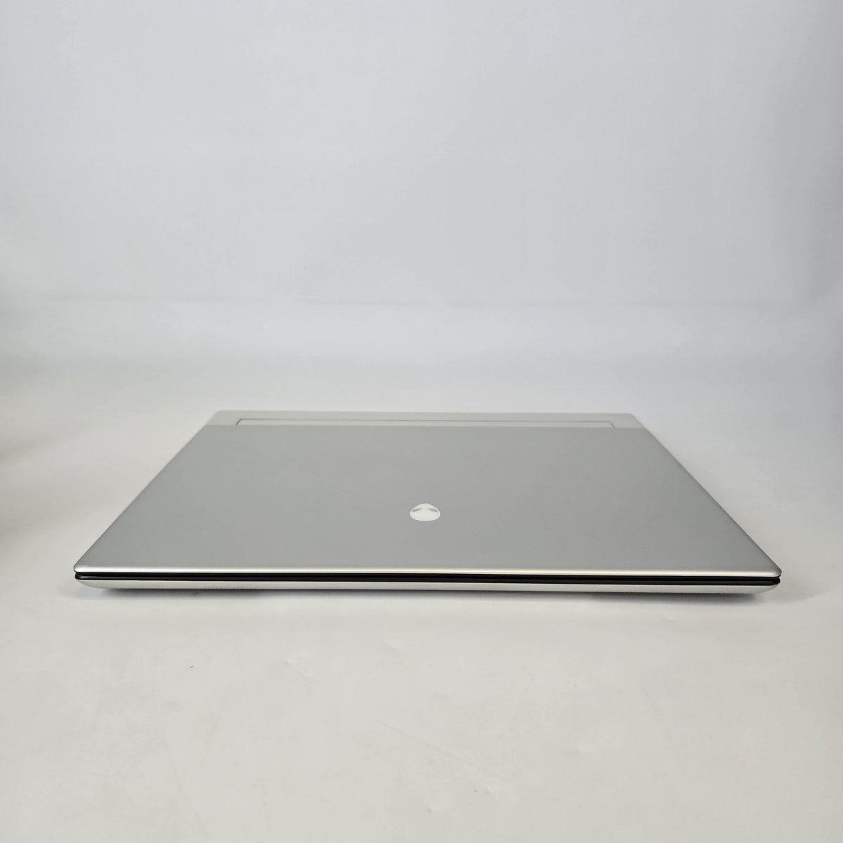 Dell Alienware X16 R2 Silver 2.3 GHz Intel Core Ultra 9 32GB RAM 1TB Solid State Drive NVIDIA GeForce RTX 4080 12 GB