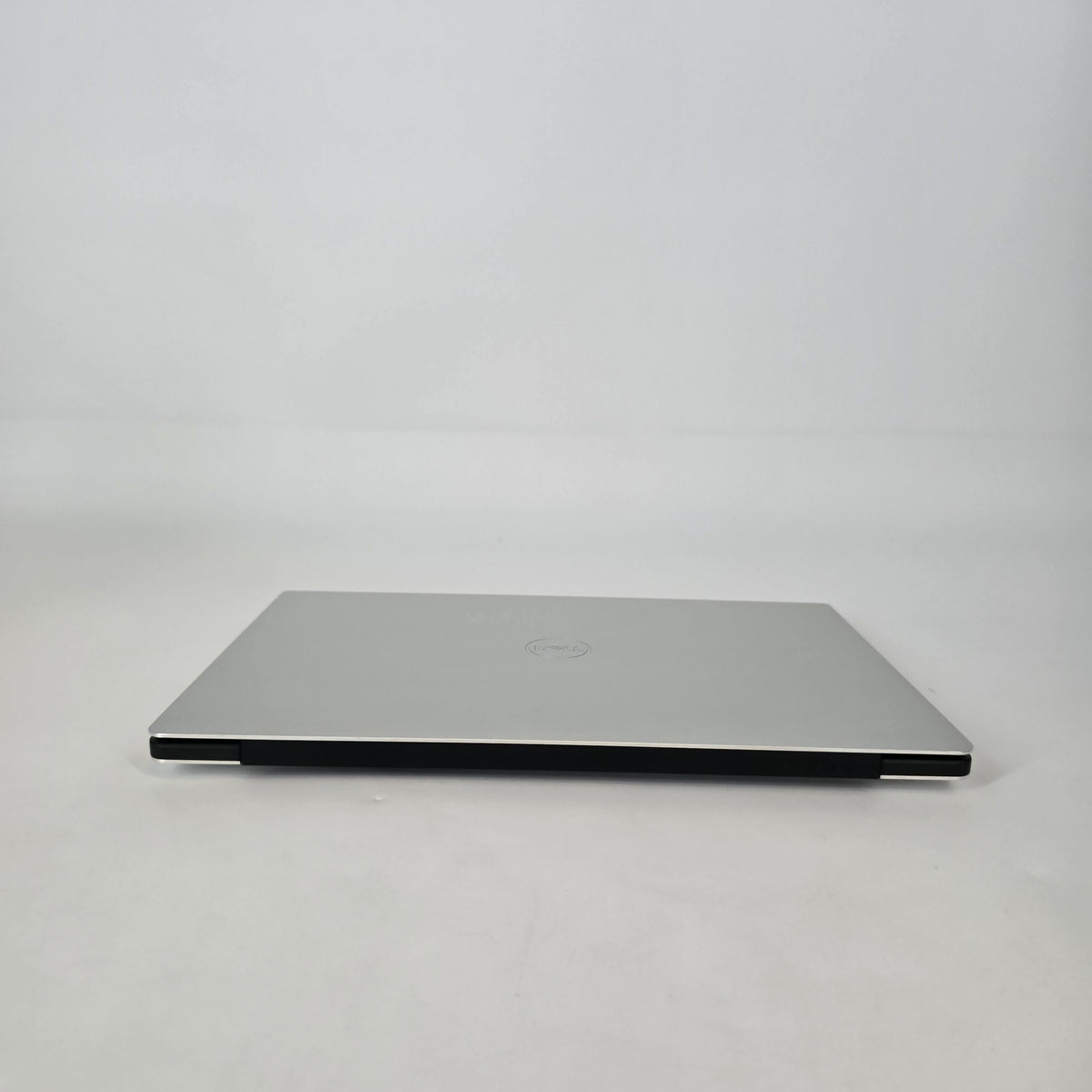 Dell XPS 13 7390 Black 1.1 GHz Intel Core i7 10th Gen. 16GB RAM 512GB Solid State Drive