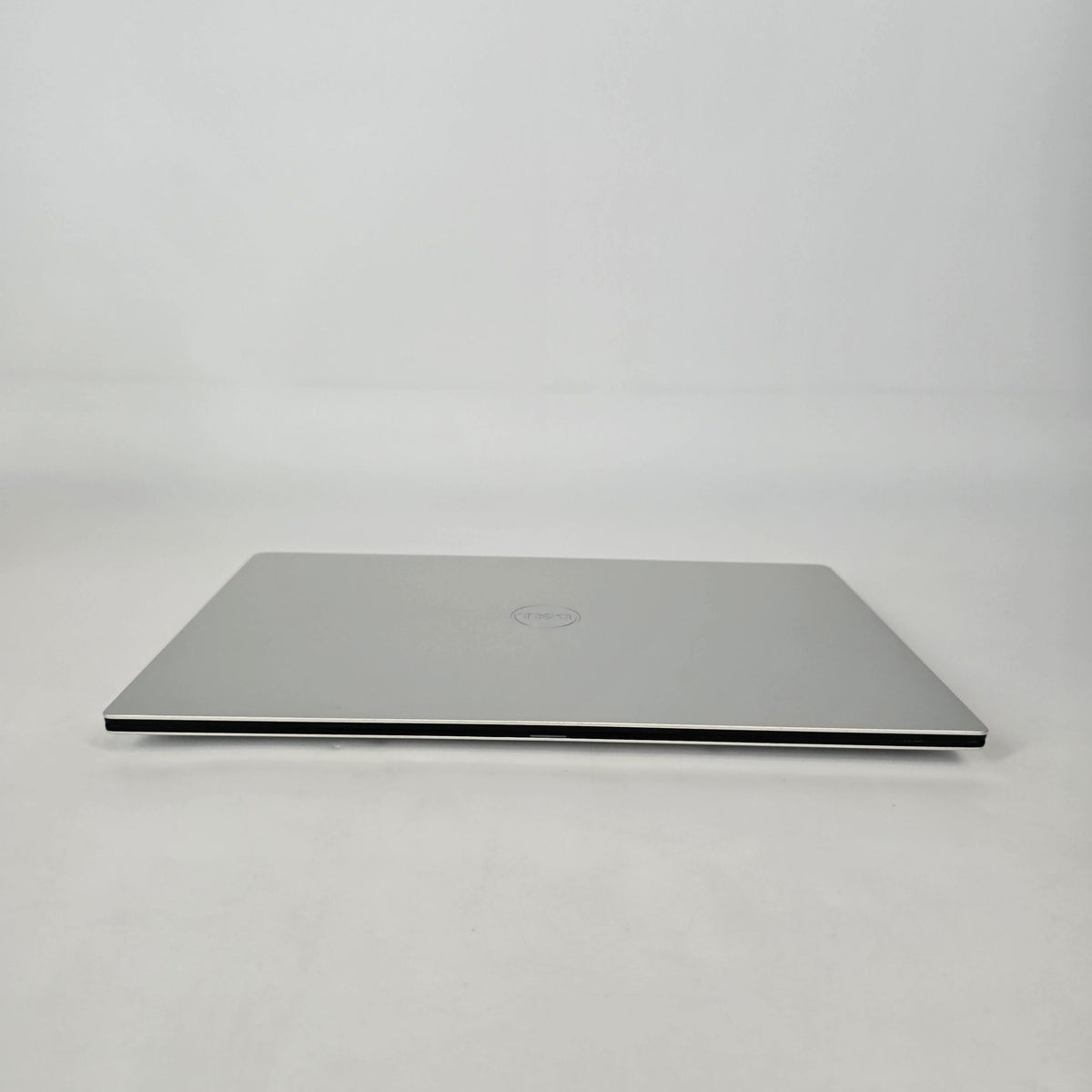 Dell XPS 13 7390 Black 1.1 GHz Intel Core i7 10th Gen. 16GB RAM 512GB Solid State Drive