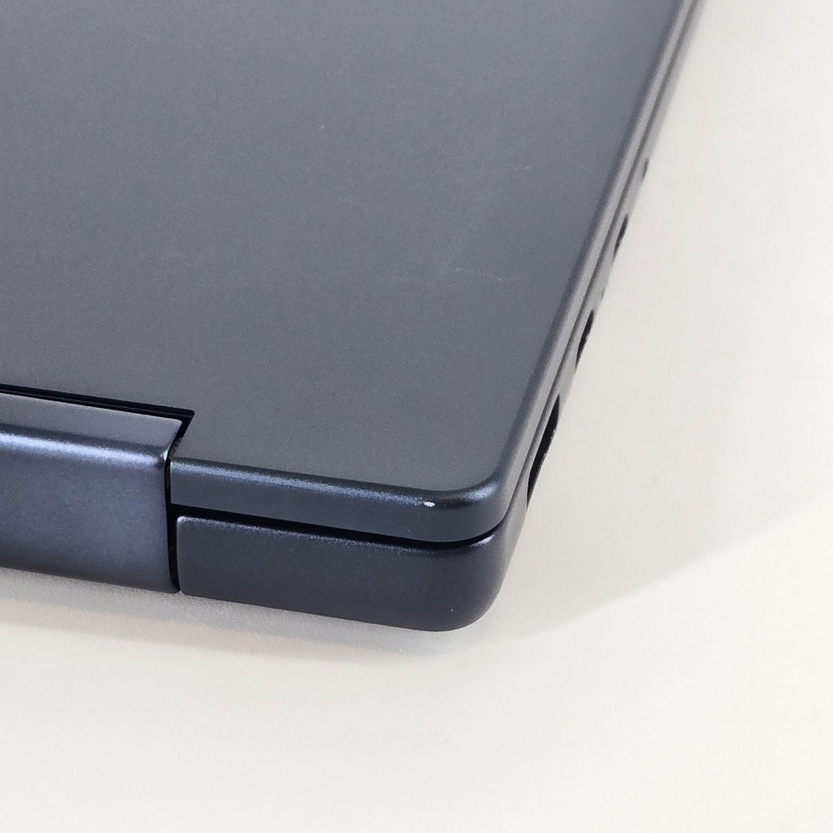 Lenovo IdeaPad 5i (2-in-1) 14 Cosmic Blue 1.5 GHz Intel Core Ultra 5 Series 2 8GB RAM 256GB Solid State Drive