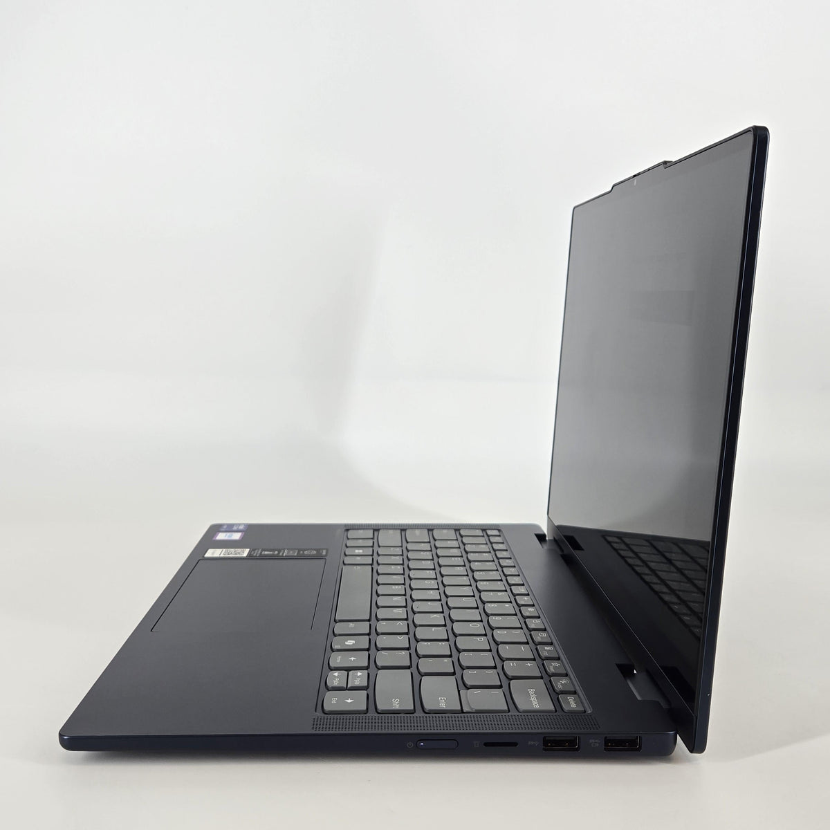 Lenovo IdeaPad 5i (2-in-1) 14 Cosmic Blue 1.5 GHz Intel Core Ultra 5 Series 2 8GB RAM 256GB Solid State Drive