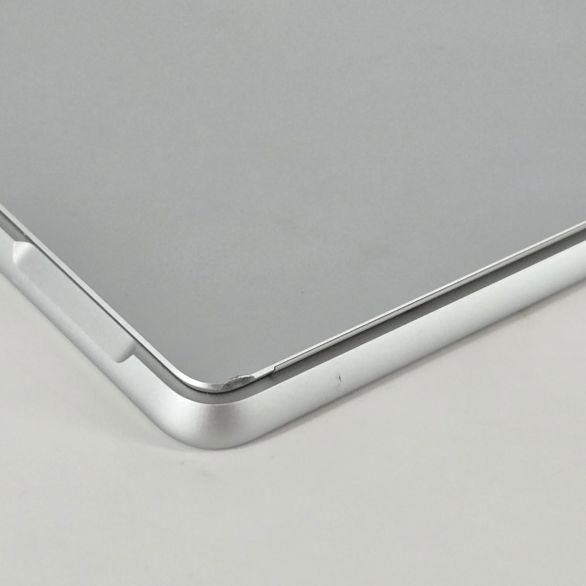 Microsoft Surface Pro 8 13 Silver WiFi 3.0 GHz Intel Core i7 11th Gen. 32GB RAM 1TB Solid State Drive