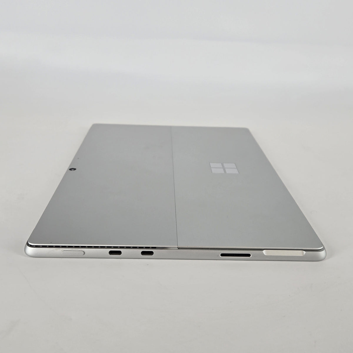 Microsoft Surface Pro 8 13 Silver WiFi 3.0 GHz Intel Core i7 11th Gen. 32GB RAM 1TB Solid State Drive