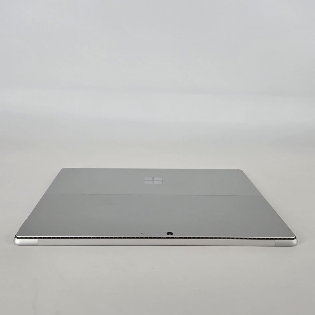 Microsoft Surface Pro 8 13 Silver WiFi 3.0 GHz Intel Core i7 11th Gen. 32GB RAM 1TB Solid State Drive