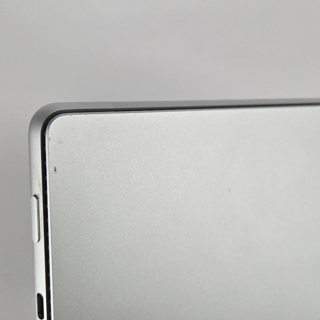 Microsoft Surface Pro 8 13 Silver WiFi 3.0 GHz Intel Core i7 11th Gen. 32GB RAM 1TB Solid State Drive