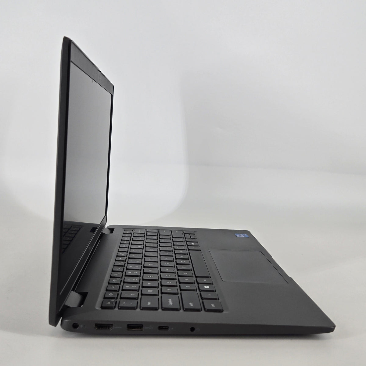 Dell Latitude 3450 14 Black 1.3 GHz Intel Core i5 13th Gen. 8GB RAM 256GB Solid State Drive