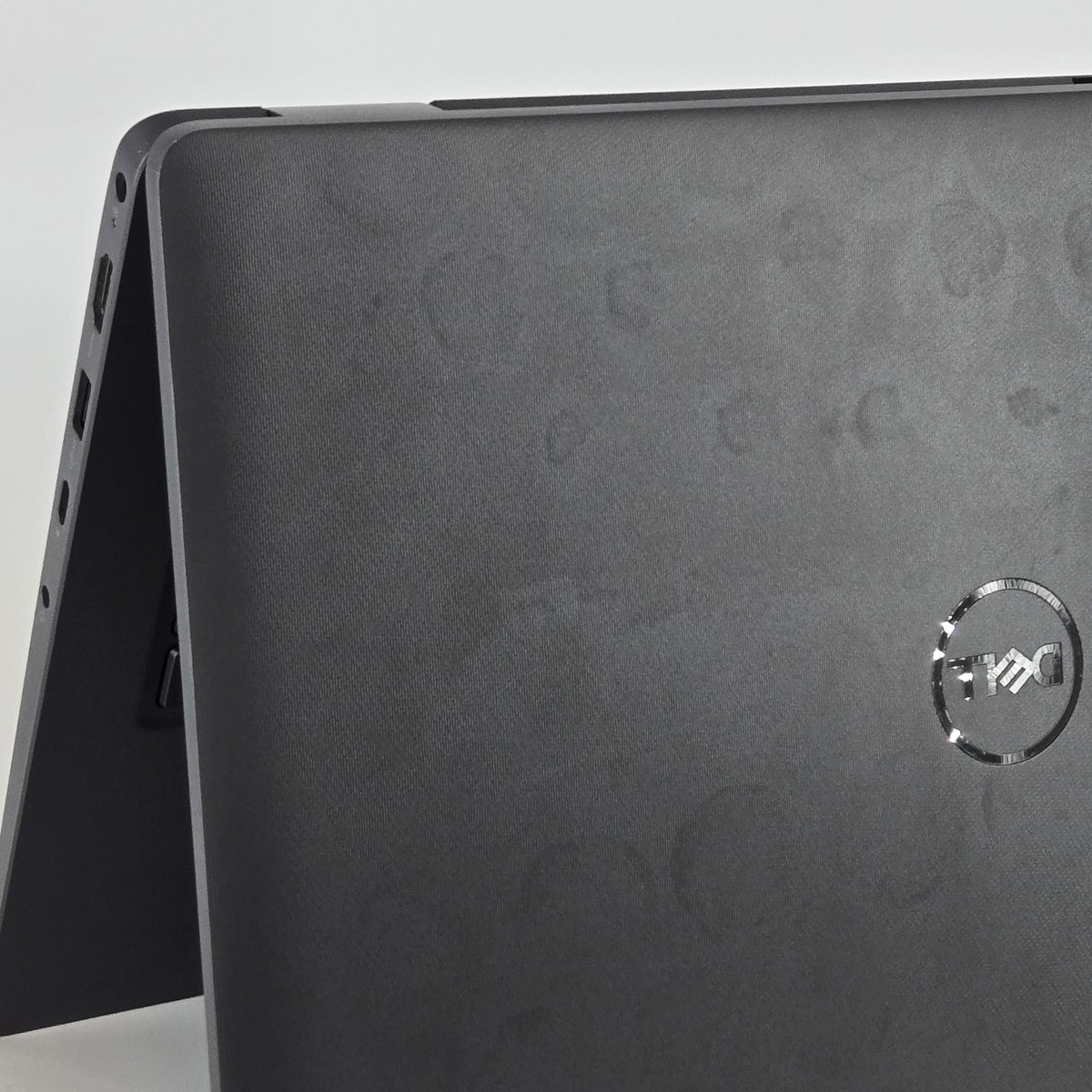 Dell Latitude 3450 14 Black 1.3 GHz Intel Core i5 13th Gen. 8GB RAM 256GB Solid State Drive