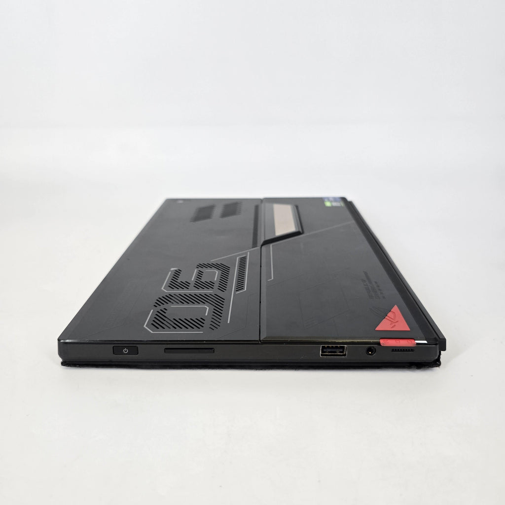 Asus ROG Flow Z13 GZ301 13.4 Black 2.5 GHz Intel Core i9 12th Gen. 16GB RAM 1TB Solid State Drive NVIDIA GeForce RTX 3050 Ti 4 GB