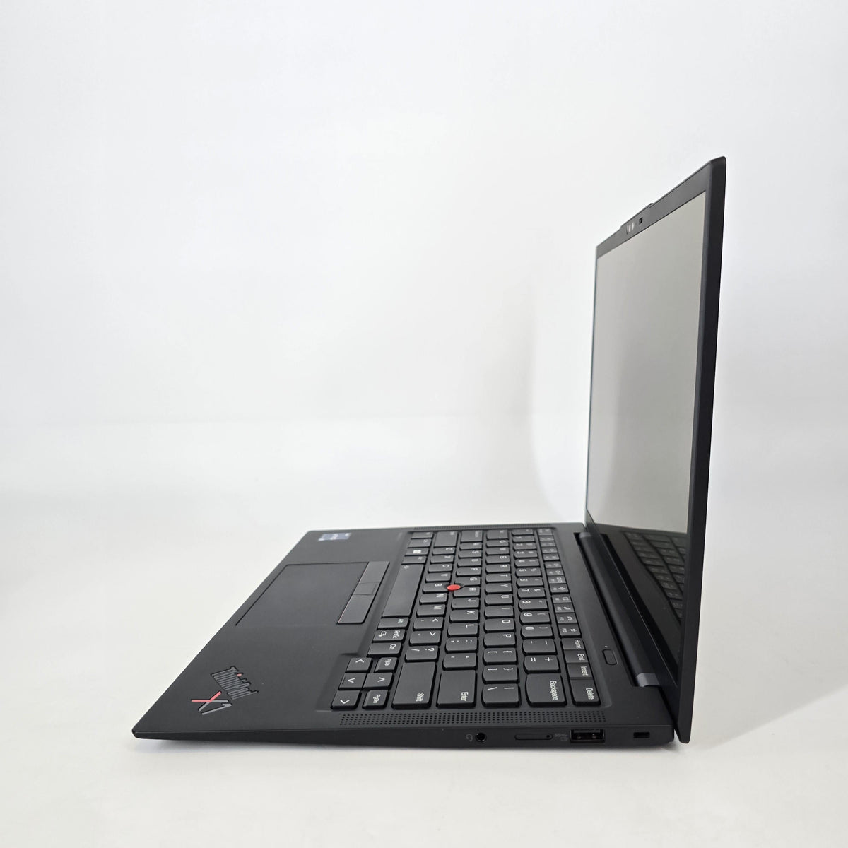 Lenovo ThinkPad X1 Carbon Gen 11 14 Black 1.8 GHz Intel Core i7 13th Gen. 32GB RAM 2TB Solid State Drive