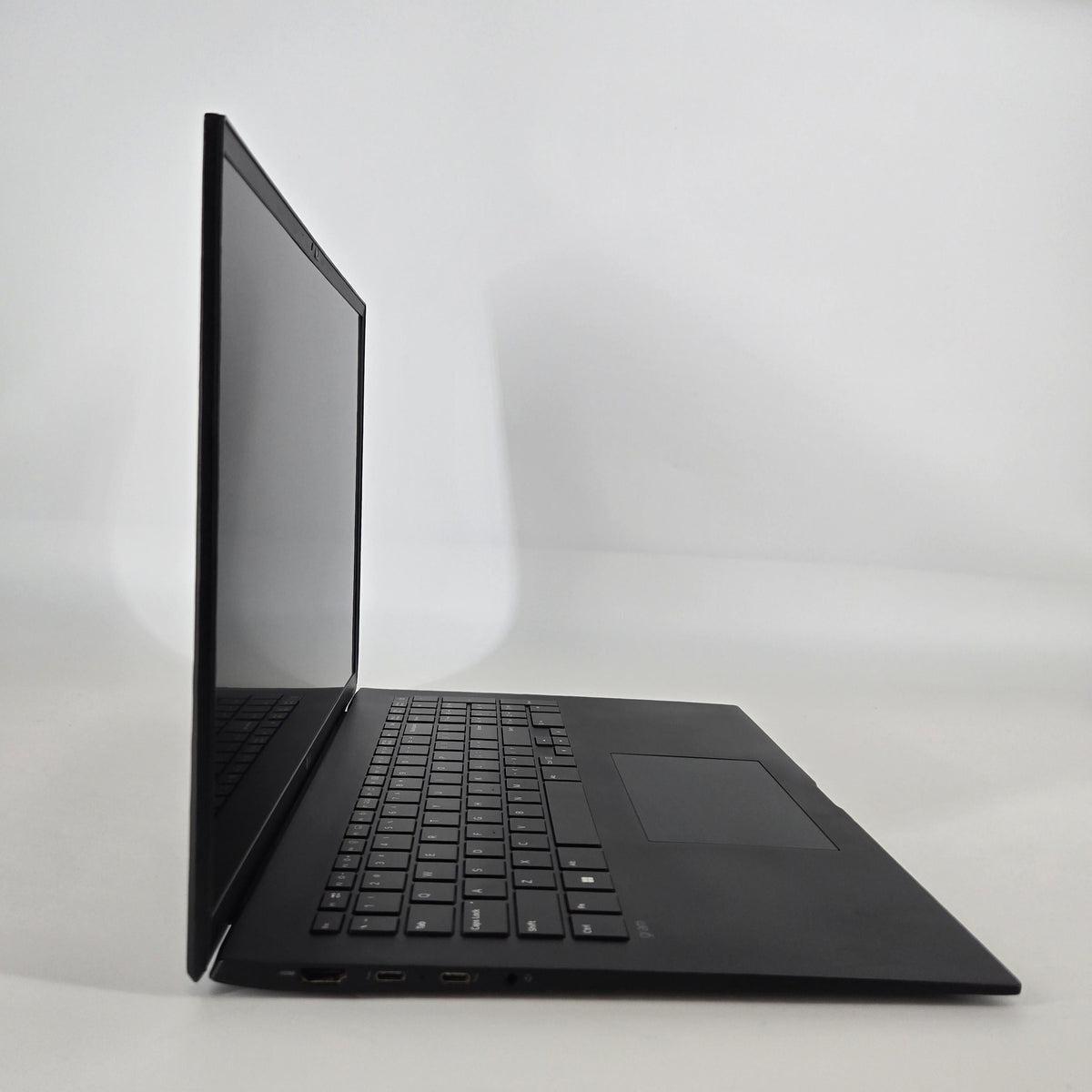 LG Gram 17 Black 2.1 GHz Intel Core i7 12th Gen. 16GB RAM 1TB Solid State Drive