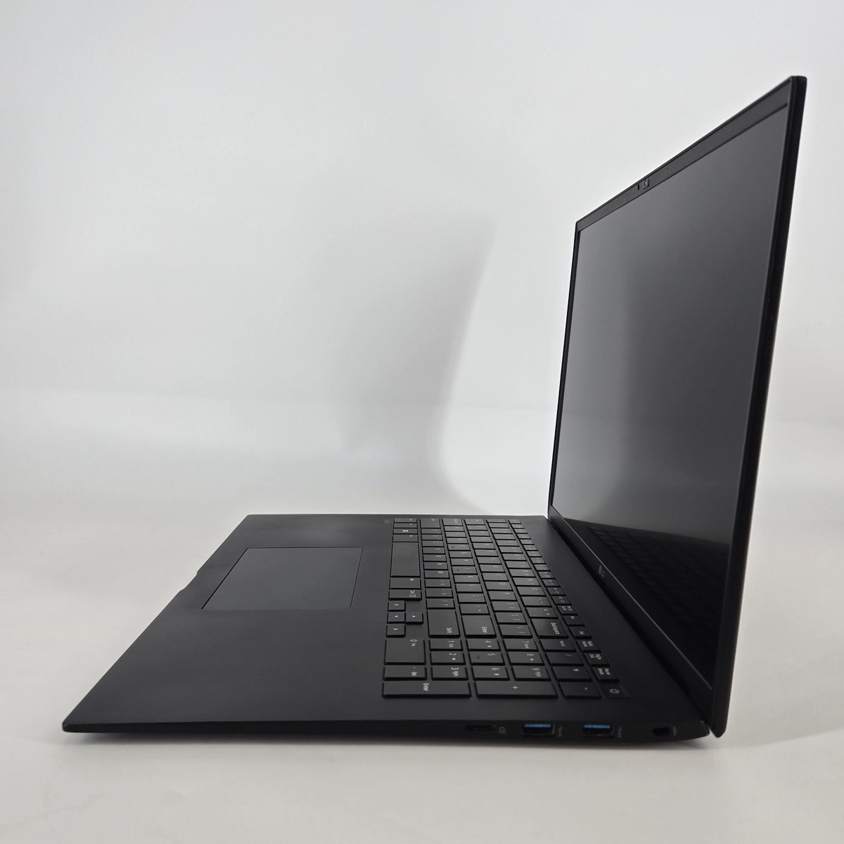 LG Gram 17 Black 2.1 GHz Intel Core i7 12th Gen. 16GB RAM 1TB Solid State Drive