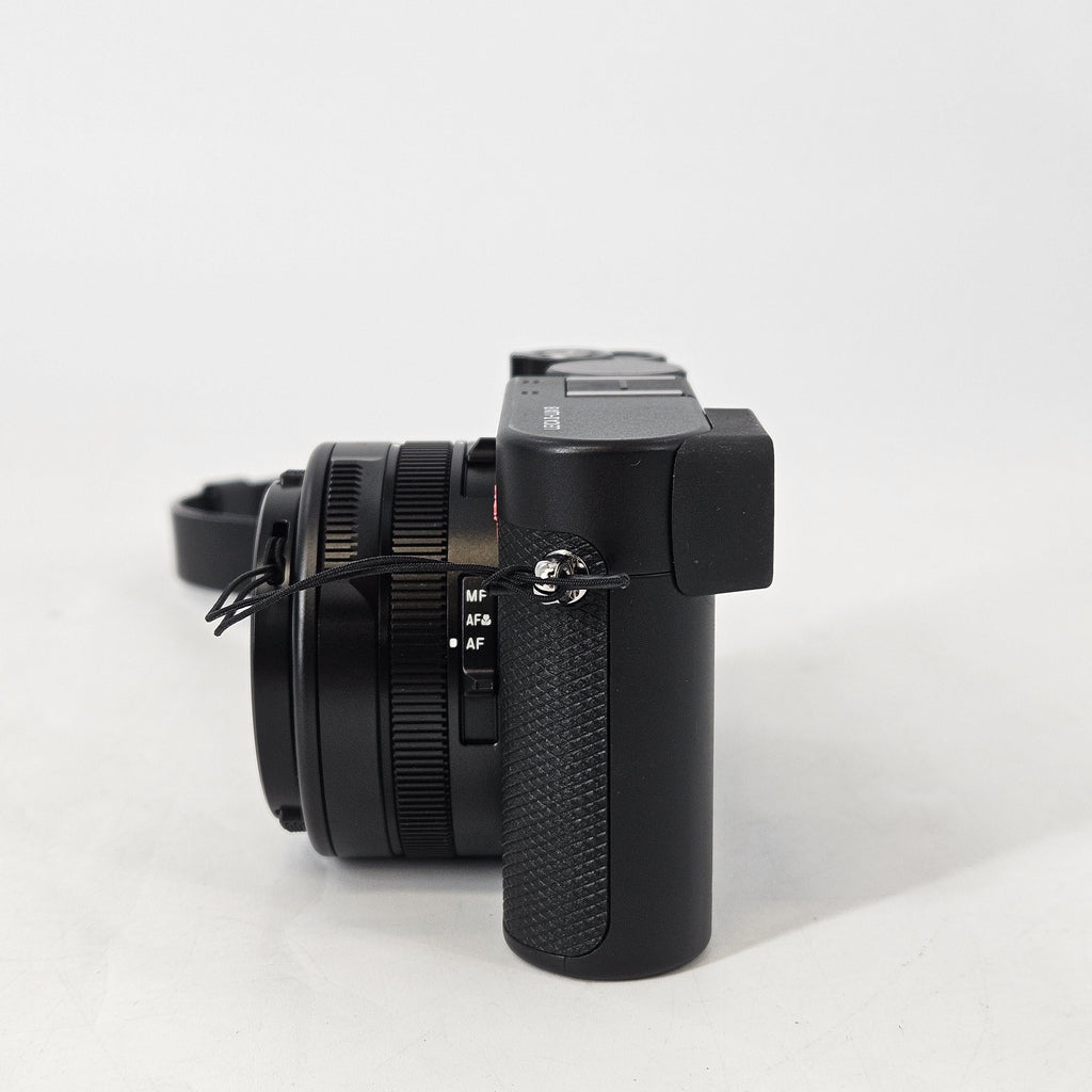 Leica D-Lux 8 17MP Black
