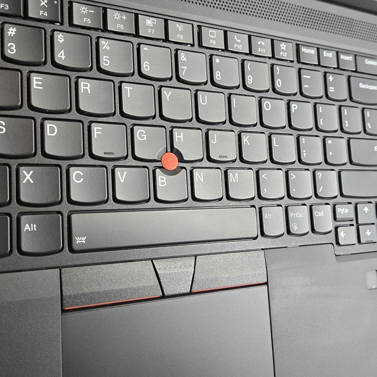 Lenovo ThinkPad P15 Gen 1 Black 2.6 GHz Intel Core i7 10th Gen. 32GB RAM 512GB Solid State Drive NVIDIA Quadro T2000 4 GB