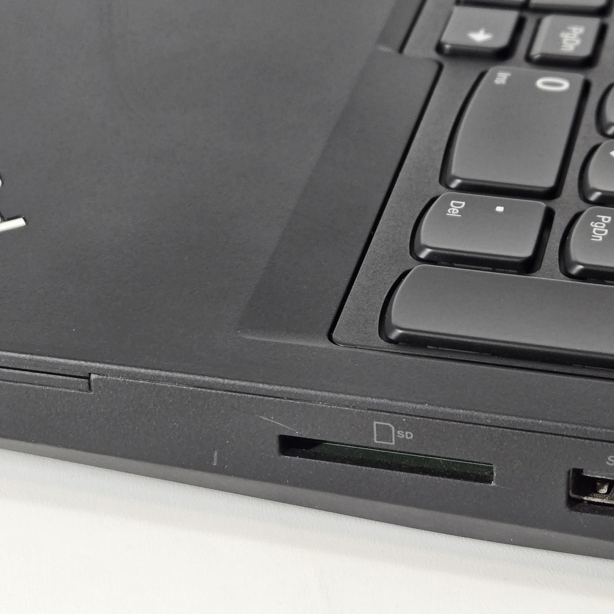 Lenovo ThinkPad P15 Gen 1 Black 2.6 GHz Intel Core i7 10th Gen. 32GB RAM 512GB Solid State Drive NVIDIA Quadro T2000 4 GB
