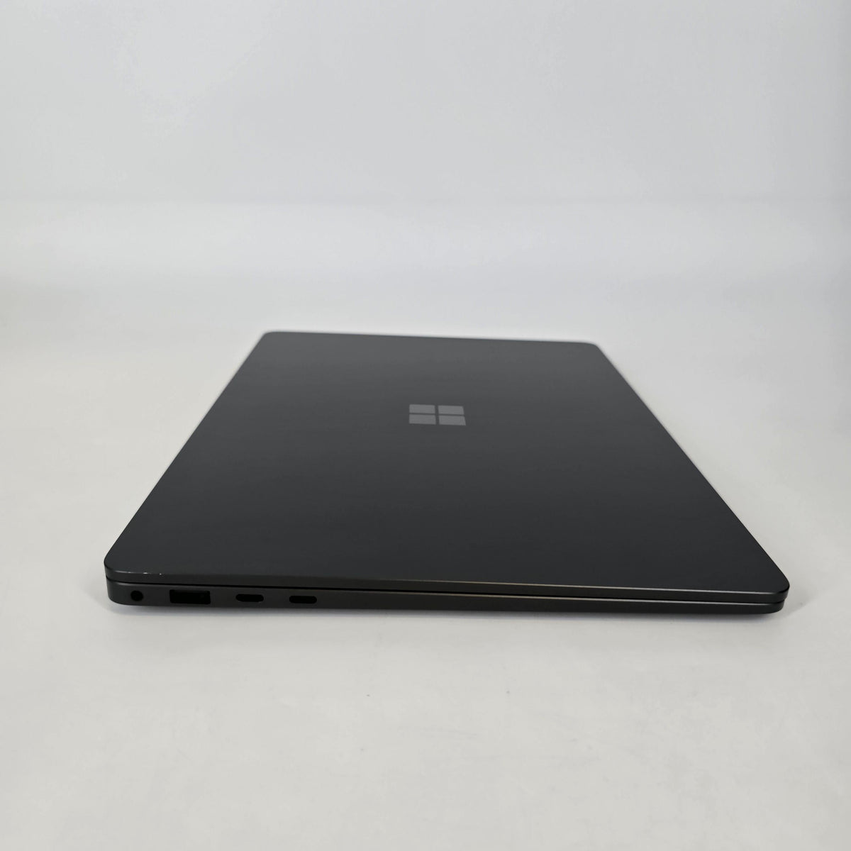 Surface Laptop 7 13.8 Black WiFi 3.4 GHz Qualcomm Snapdragon X Plus 16GB RAM 512GB Solid State Drive