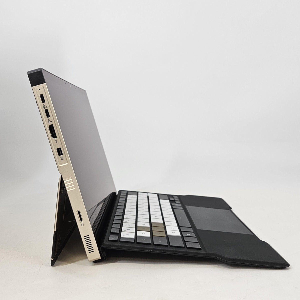 Asus ROG Flow Z13-KJP GZ302 13.4 Gold 3.0 GHz AMD Ryzen AI MAX+ 395 128GB RAM 1TB Solid State Drive