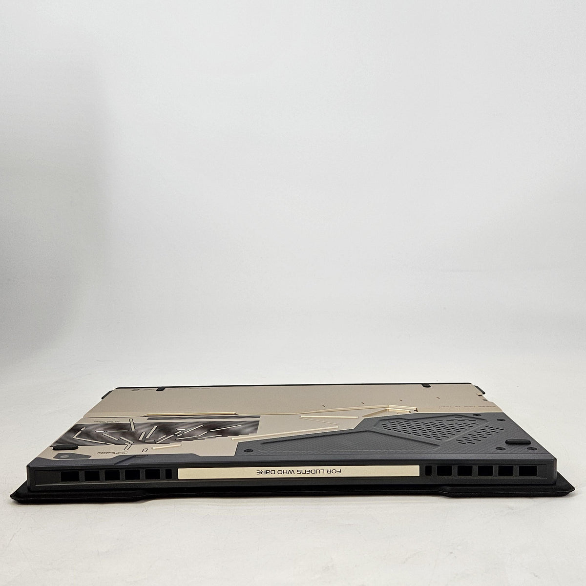 Asus ROG Flow Z13-KJP GZ302 13.4 Gold 3.0 GHz AMD Ryzen AI MAX+ 395 128GB RAM 1TB Solid State Drive