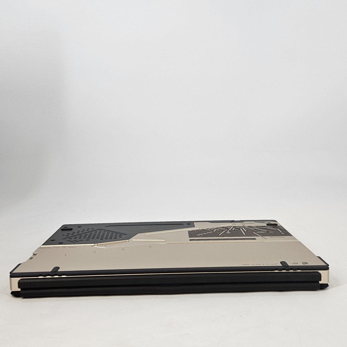 Asus ROG Flow Z13-KJP GZ302 13.4 Gold 3.0 GHz AMD Ryzen AI MAX+ 395 128GB RAM 1TB Solid State Drive