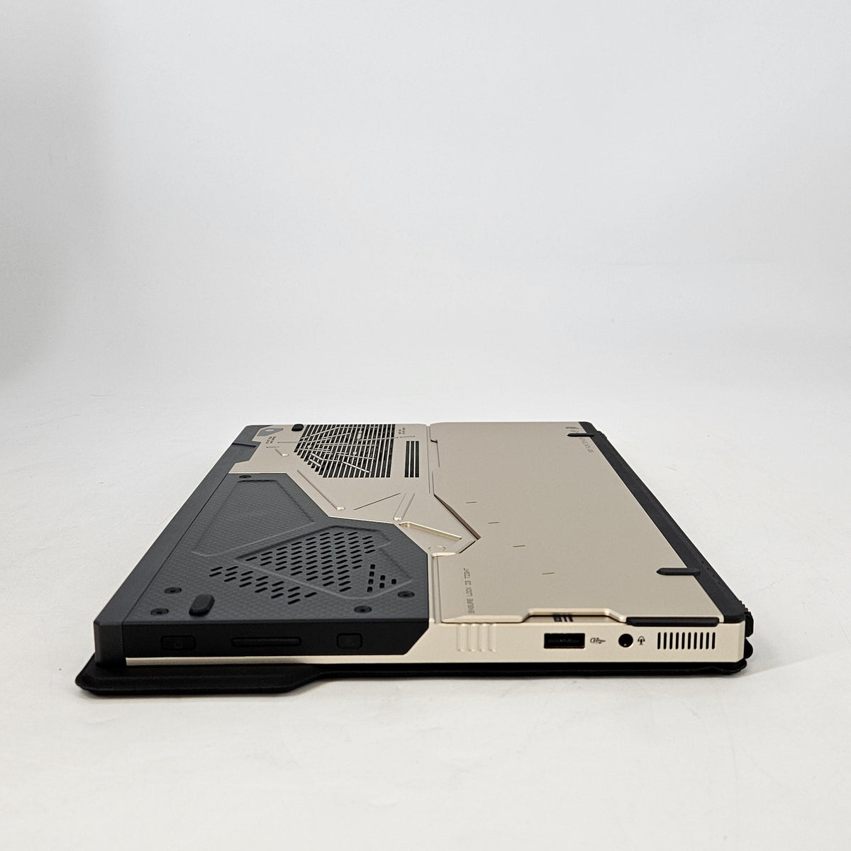 Asus ROG Flow Z13-KJP GZ302 13.4 Gold 3.0 GHz AMD Ryzen AI MAX+ 395 128GB RAM 1TB Solid State Drive