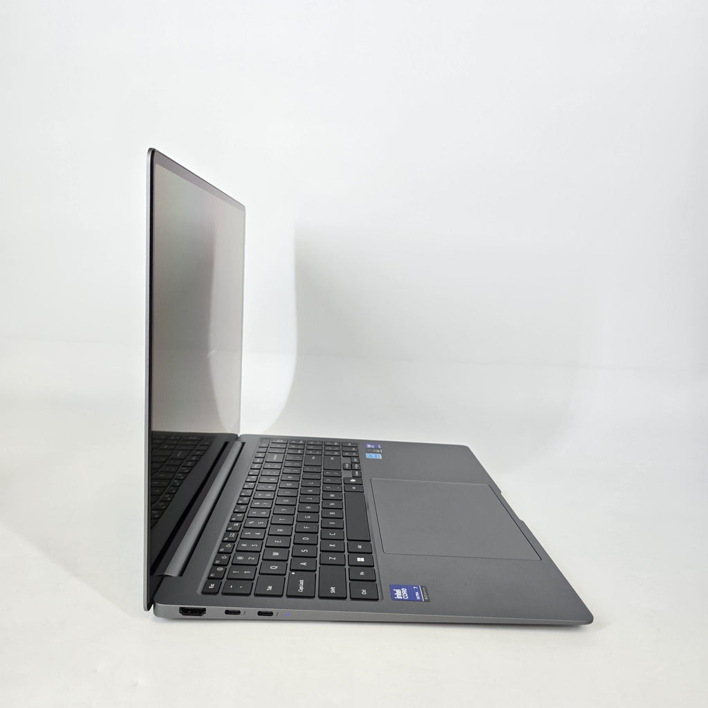 Galaxy Book5 Pro 16 Gray 2.2 GHz Intel Core Ultra 7 Series 2 32GB RAM 1TB Solid State Drive