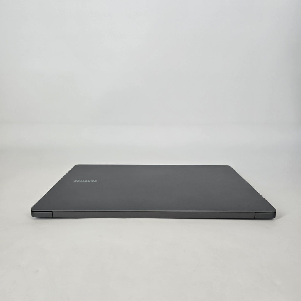 Galaxy Book5 Pro 16 Gray 2.2 GHz Intel Core Ultra 7 Series 2 32GB RAM 1TB Solid State Drive