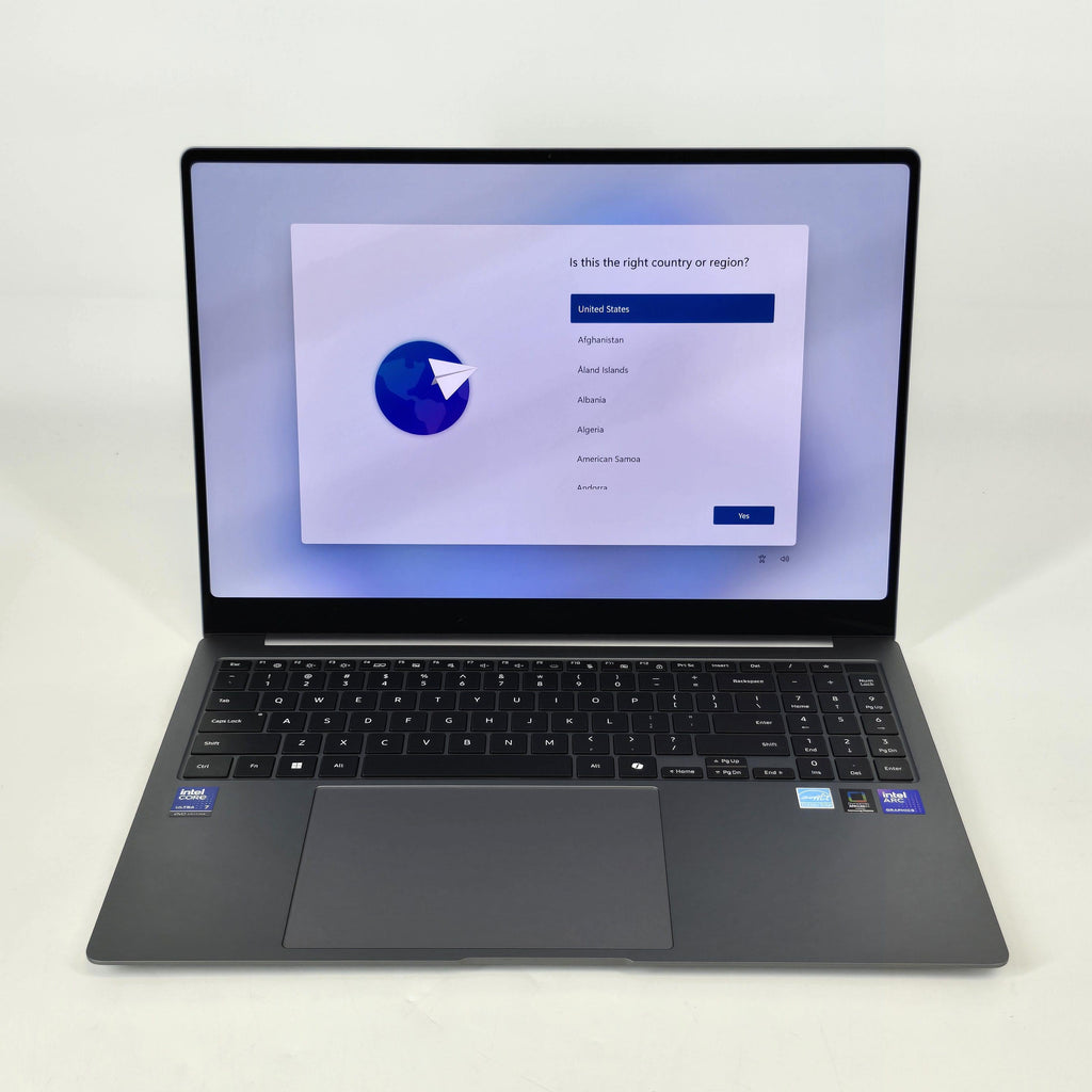 Galaxy Book5 Pro 16 Gray 2.2 GHz Intel Core Ultra 7 Series 2 32GB RAM 1TB Solid State Drive