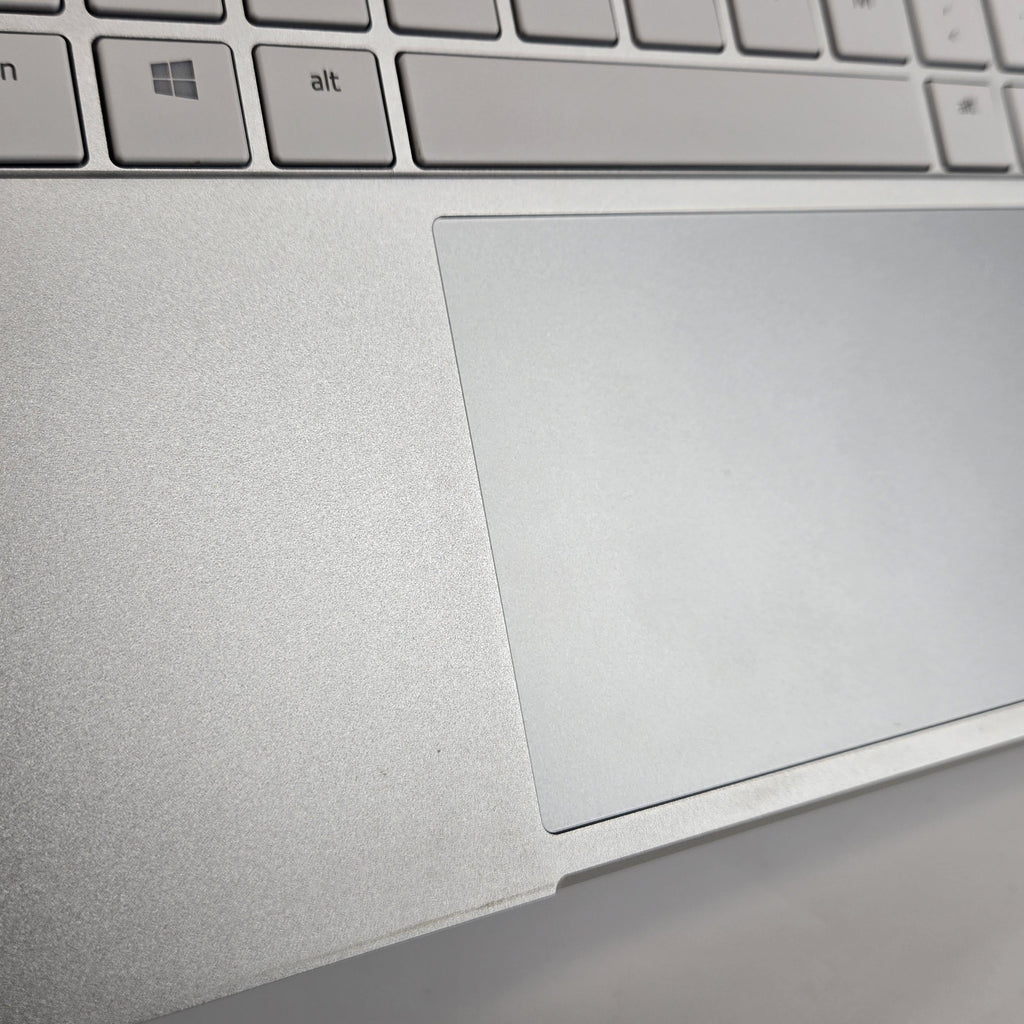 Razer Blade 15 Advanced 2019 Silver 2.6 GHz Intel Core i7 9th Gen. 16GB RAM 512GB Solid State Drive NVIDIA GeForce RTX 2070 8 GB