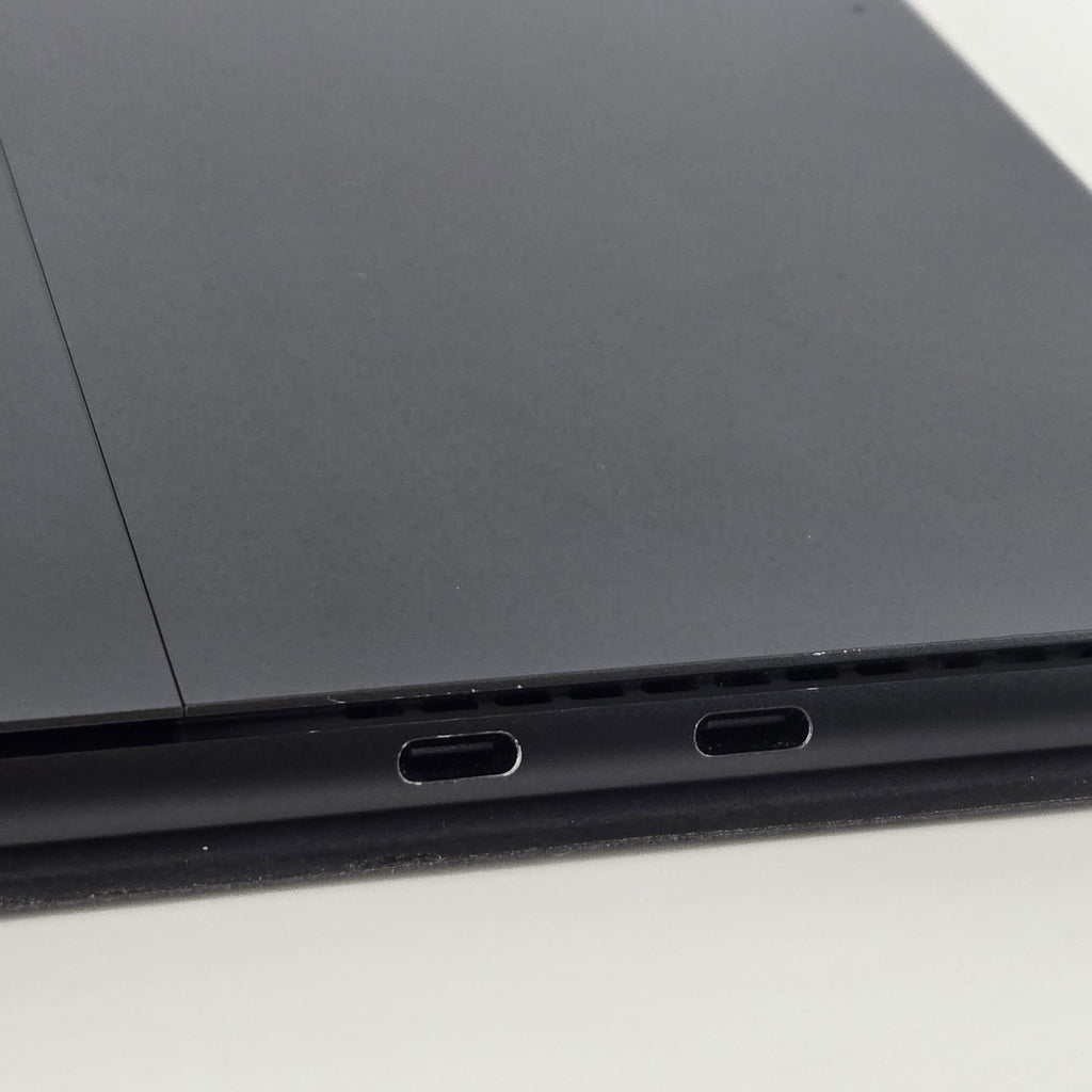 Surface Pro 9 13 Graphite WiFi 2.6 GHz Intel Core i7 12th Gen. 16GB RAM 256GB Solid State Drive
