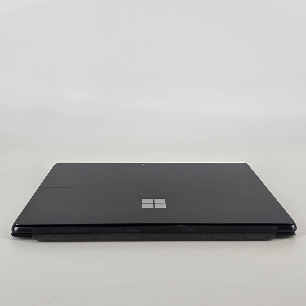Surface Pro 9 13 Graphite WiFi 2.6 GHz Intel Core i7 12th Gen. 16GB RAM 256GB Solid State Drive