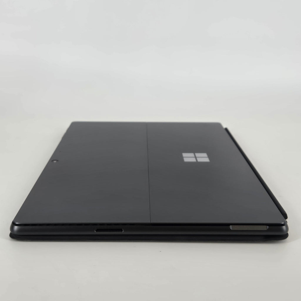 Surface Pro 9 13 Graphite WiFi 2.6 GHz Intel Core i7 12th Gen. 16GB RAM 256GB Solid State Drive