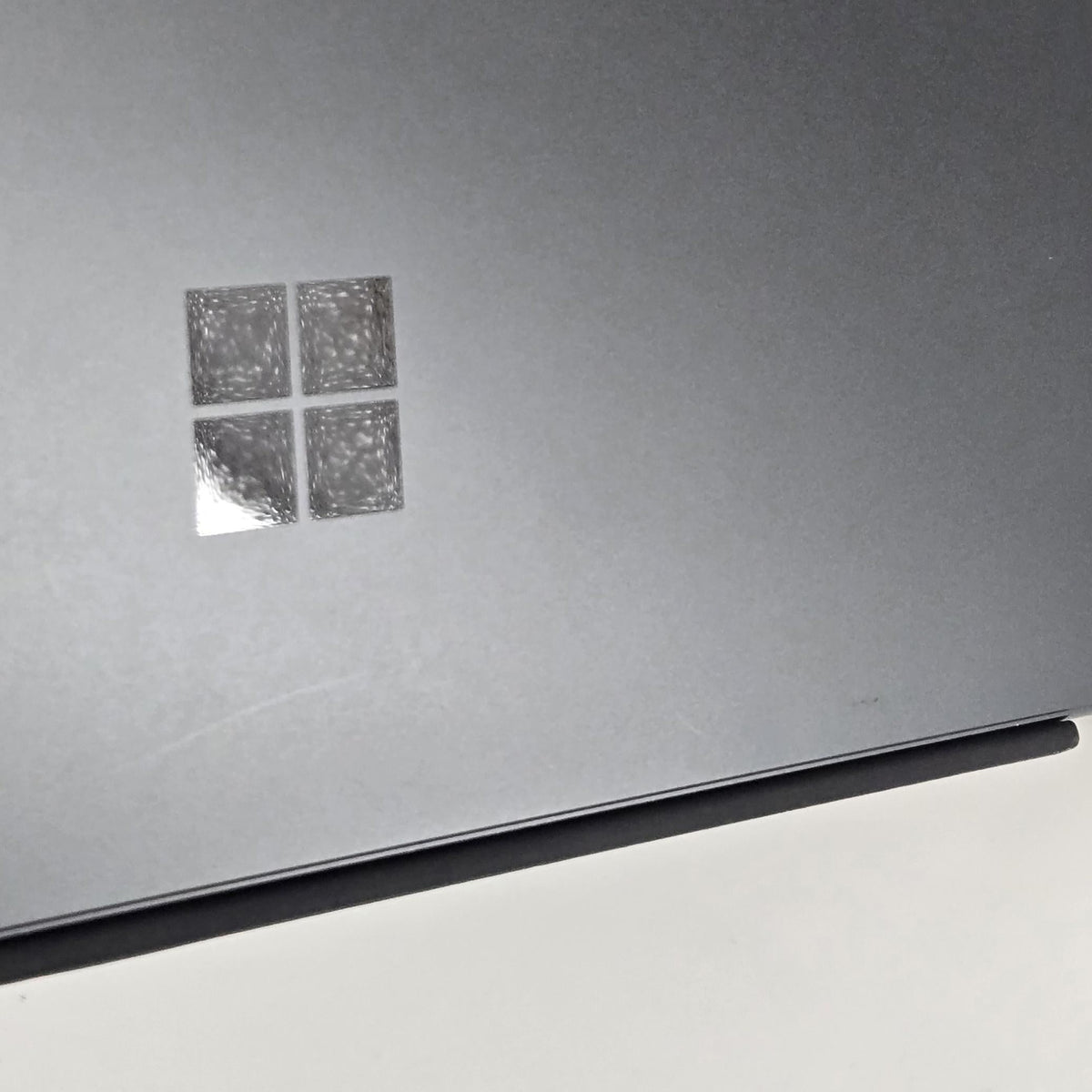 Surface Pro 9 13 Graphite WiFi 2.6 GHz Intel Core i7 12th Gen. 16GB RAM 256GB Solid State Drive