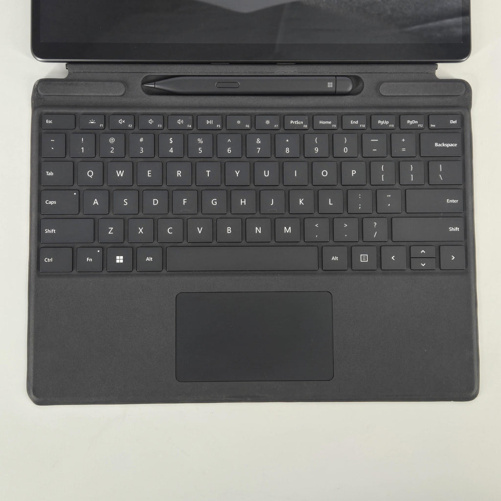 Surface Pro 9 13 Graphite WiFi 2.6 GHz Intel Core i7 12th Gen. 16GB RAM 256GB Solid State Drive
