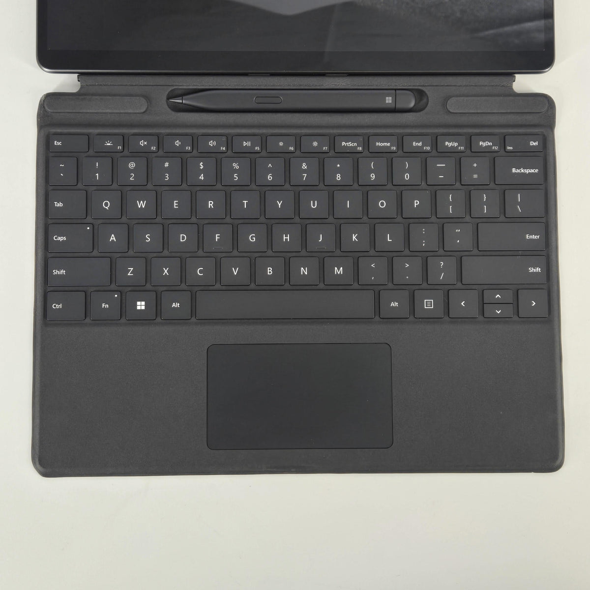 Surface Pro 9 13 Graphite WiFi 2.6 GHz Intel Core i7 12th Gen. 16GB RAM 256GB Solid State Drive