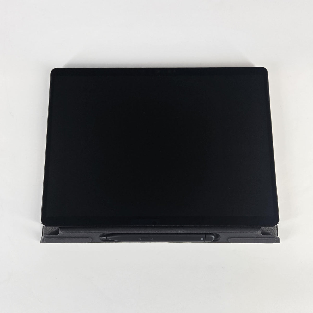 Surface Pro 9 13 Graphite WiFi 2.6 GHz Intel Core i7 12th Gen. 16GB RAM 256GB Solid State Drive