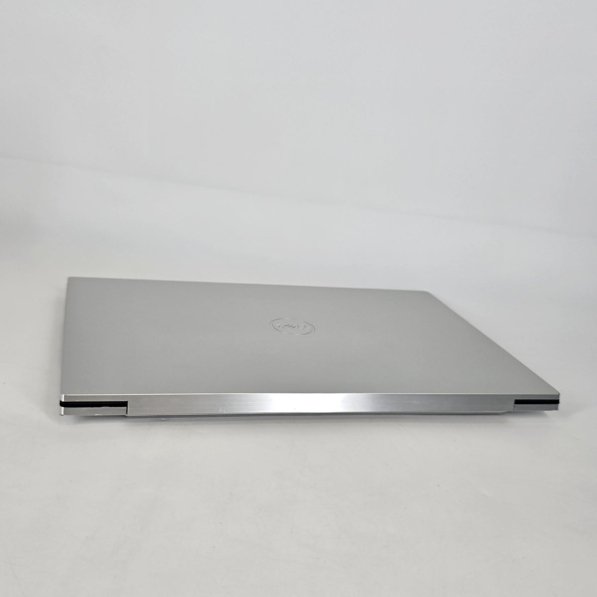 Dell XPS 17 9730 Silver 2.4 GHz Intel Core i7 13th Gen. 16GB RAM 1TB Solid State Drive NVIDIA GeForce RTX 4050 6 GB