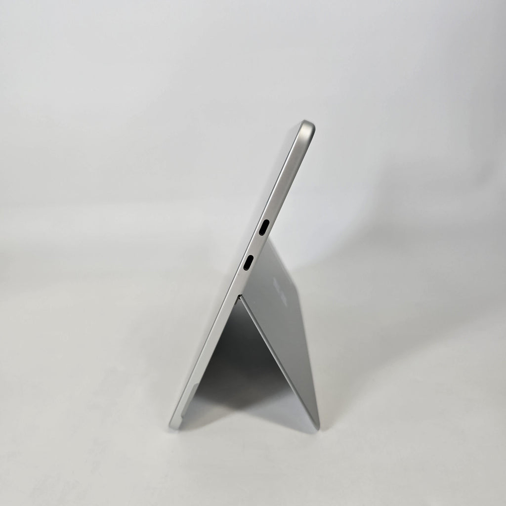 Surface Pro 12 Silver WiFi 3.3 GHz Qualcomm Snapdragon X Plus 16GB RAM 512GB UniversalFlashStorage