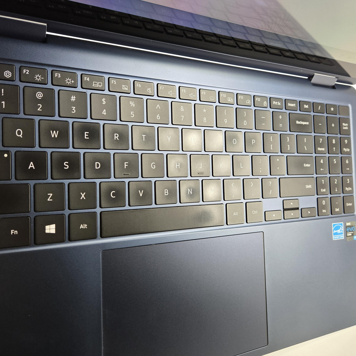 Samsung Galaxy Book Pro 360 15.6 Blue 2.8 GHz Intel Core i7 11th Gen. 16GB RAM 512GB Solid State Drive