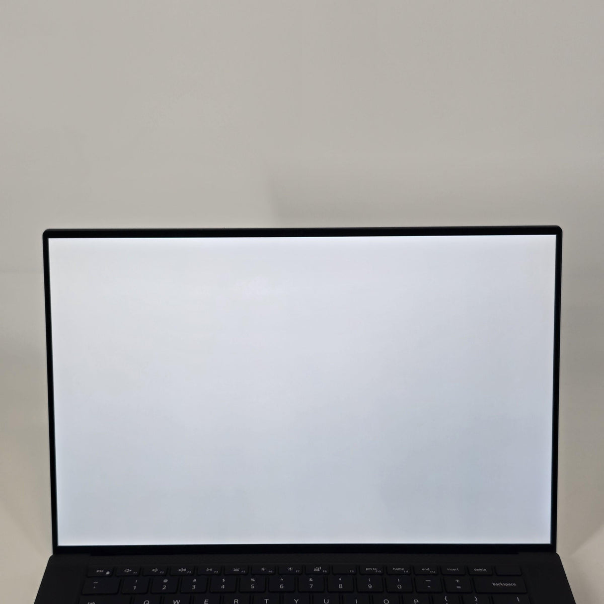 XPS 15 9500 Silver 2.6 GHz Intel Core i7 10th Gen. 64GB RAM 2TB Solid State Drive 512GB Solid State Drive NVIDIA GeForce GTX 1650 Ti 4 GB