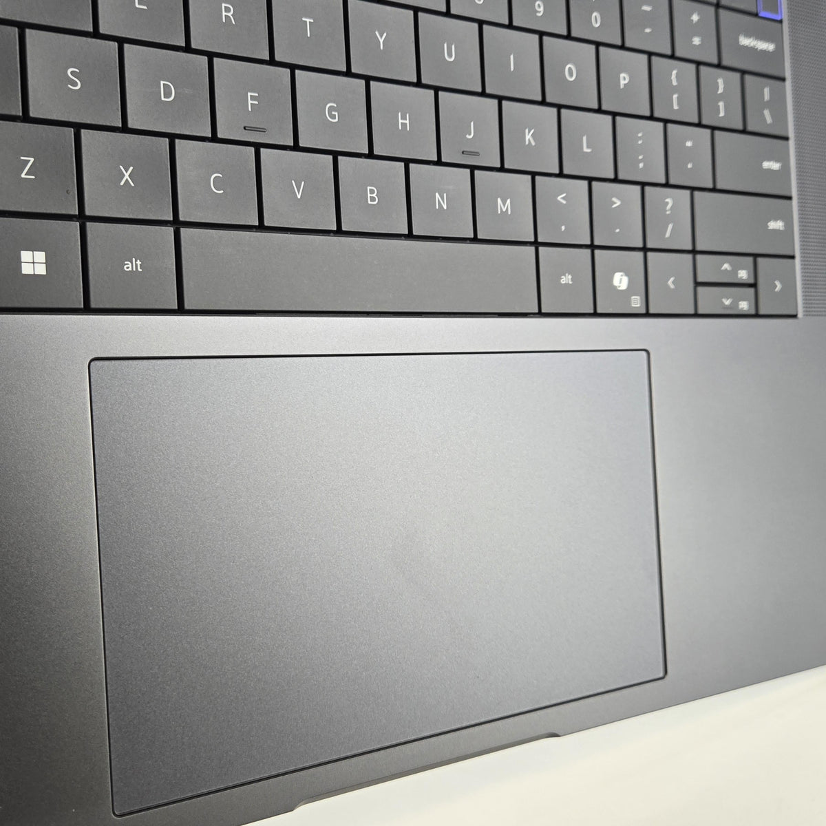 Dell Pro Precision 7 16 Gray 2.0 GHz Intel Core Ultra X7 Series 3 64GB RAM 1TB Solid State Drive