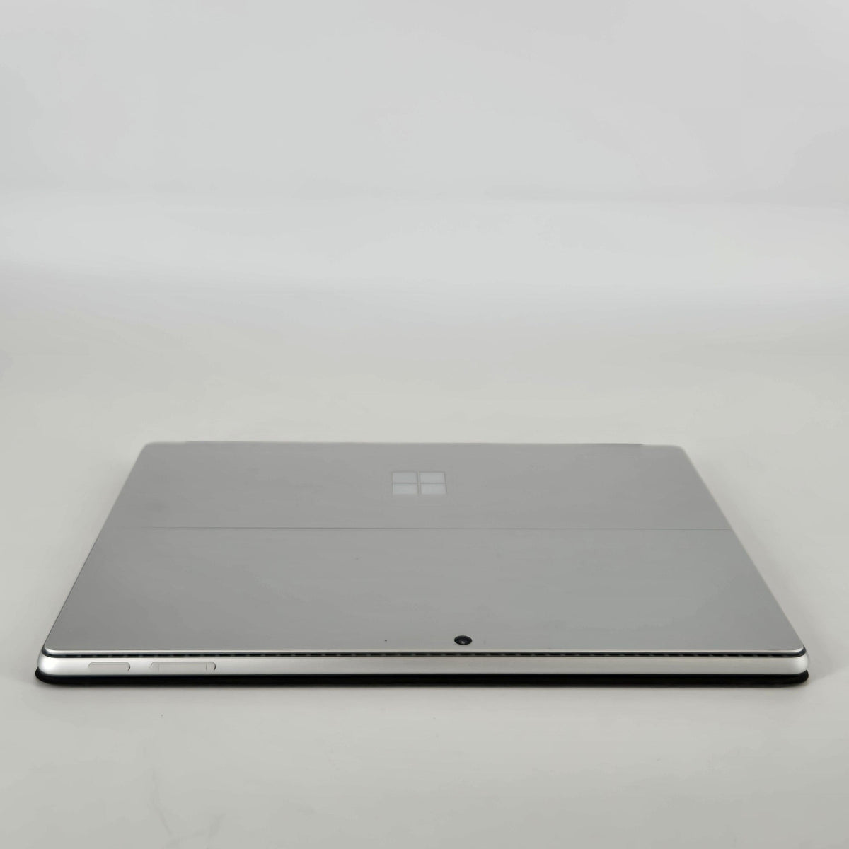 Surface Pro 9 13 Platinum WiFi 2.7 GHz Intel Core i7 12th Gen. 32GB RAM 1TB Solid State Drive