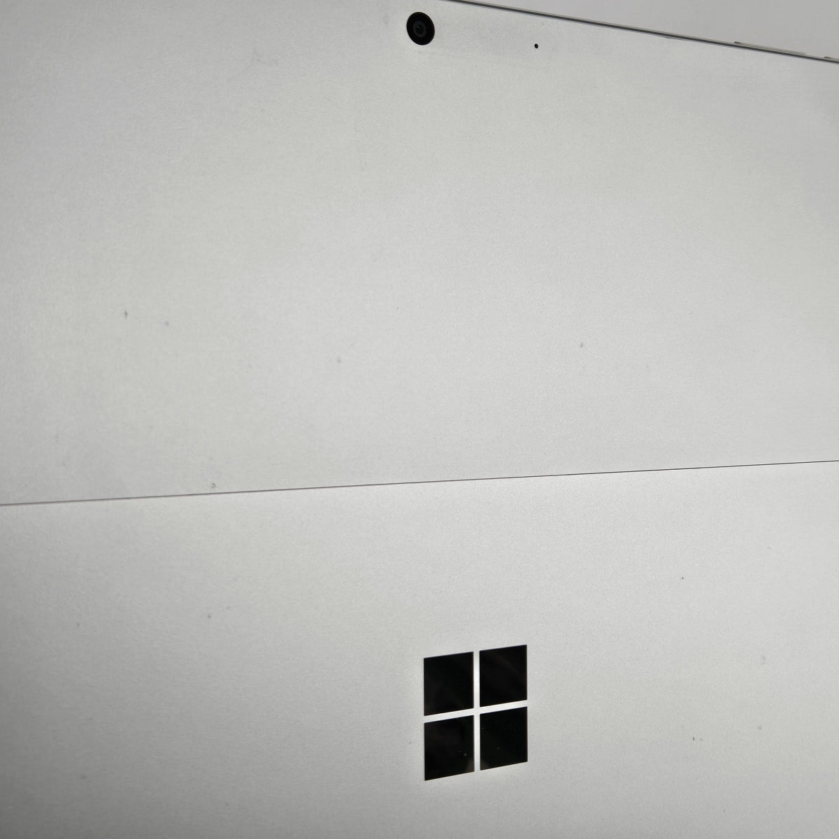 Surface Pro 9 13 Platinum WiFi 2.7 GHz Intel Core i7 12th Gen. 32GB RAM 1TB Solid State Drive
