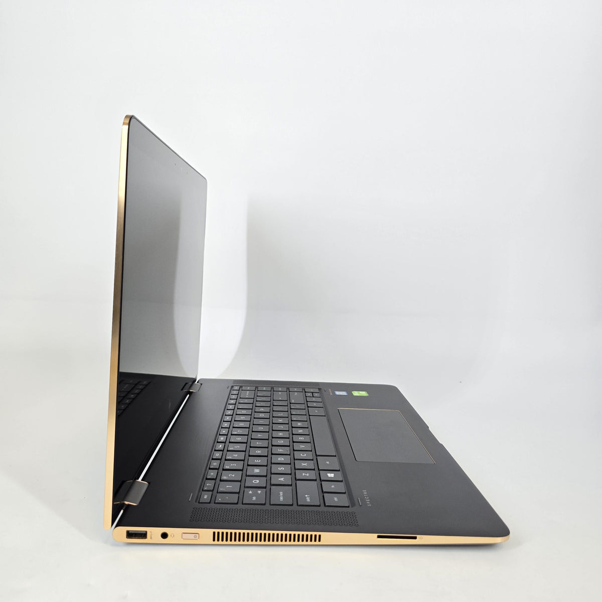 HP Spectre 15 x360 Gray 1.8 GHz Intel Core i7 8th Gen. 16GB RAM 512GB Solid State Drive NVIDIA GeForce MX150 2 GB