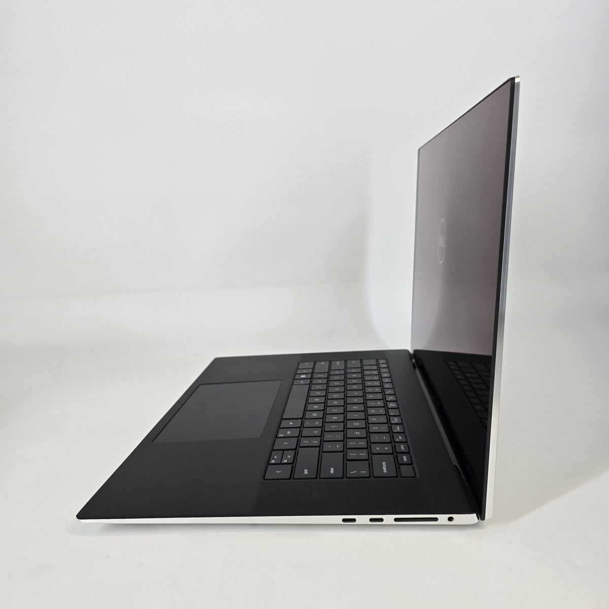 XPS 17 9720 Silver 2.5 GHz Intel Core i9 12th Gen. 64GB RAM 4TB Solid State Drive NVIDIA GeForce RTX 3060 6 GB
