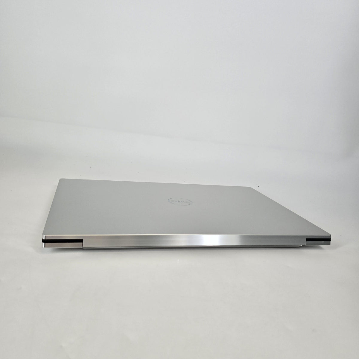 XPS 17 9720 Silver 2.5 GHz Intel Core i9 12th Gen. 64GB RAM 4TB Solid State Drive NVIDIA GeForce RTX 3060 6 GB