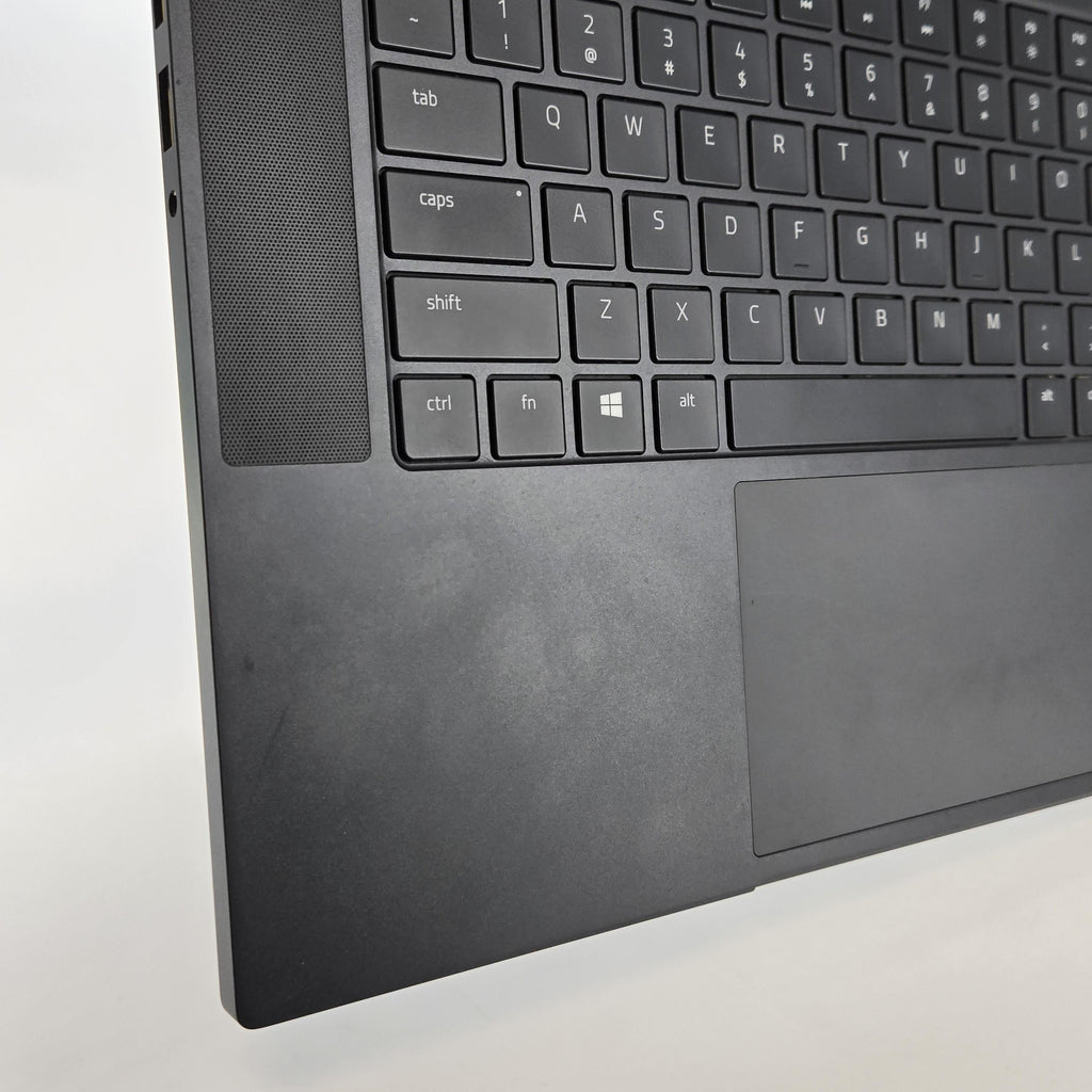 Razer Blade 15 Base 2019 Black 2.6 GHz Intel Core i7 9th Gen. 32GB RAM 128GB Solid State Drive 1TB Hard Disk Drive NVIDIA GeForce GTX 1660 Ti 6 GB