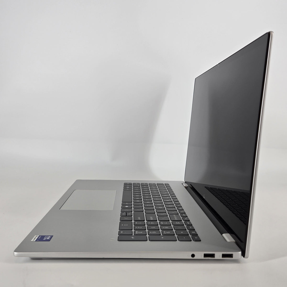 HP OmniBook 7 17.3 Glacier Silver 2.2 GHz Intel Core Ultra 7 Series 2 32GB RAM 512GB Solid State Drive